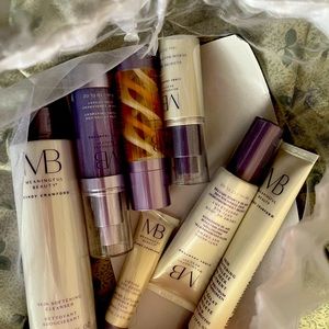 They are NEW meaningful beauty and never been opened!